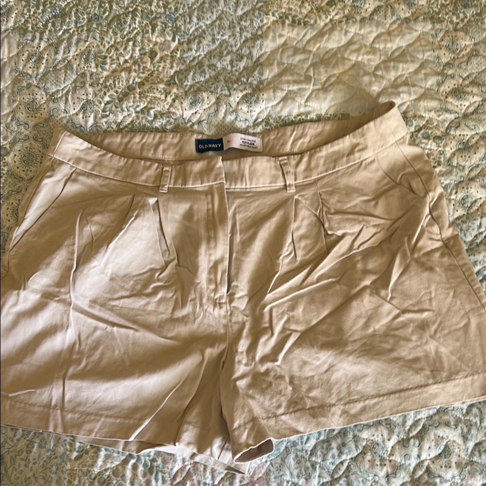 Old Navy Women's Tan Shorts